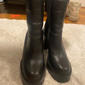 Steve Madden Stella. Boot